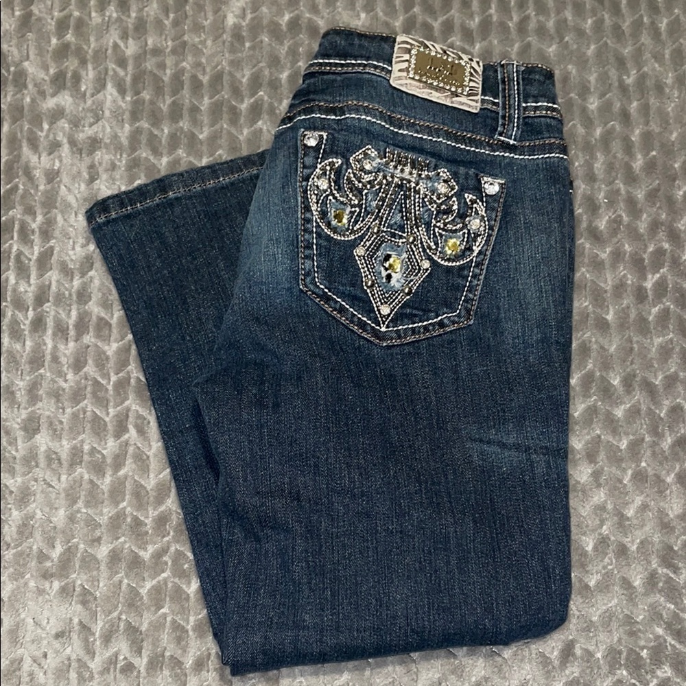 L.A. Idol Jean Capris.  Light Distress w Rhinestones.  Size 9. W 31/ L 18.